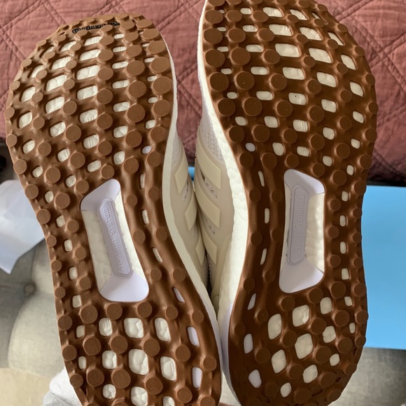 Ivy park Nike Boosts - Picture 5 of 6